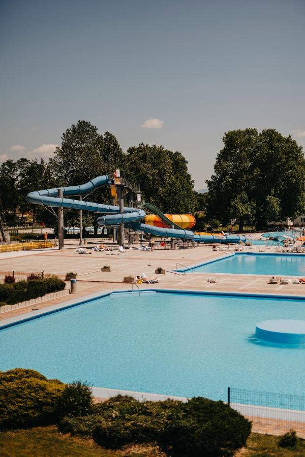 Deluxe Lake View Mobile Homes With Thermal Riviera Tickets Чатеж-об-Саві Екстер'єр фото