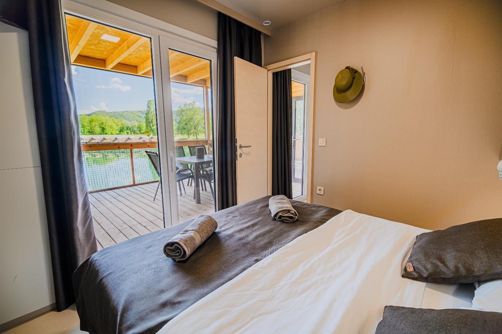 Deluxe Lake View Mobile Homes With Thermal Riviera Tickets Чатеж-об-Саві Екстер'єр фото